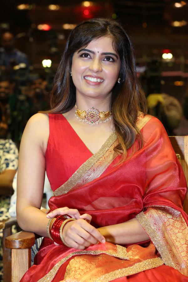 Amritha Aiyer (20)