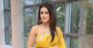 Ausha Stills