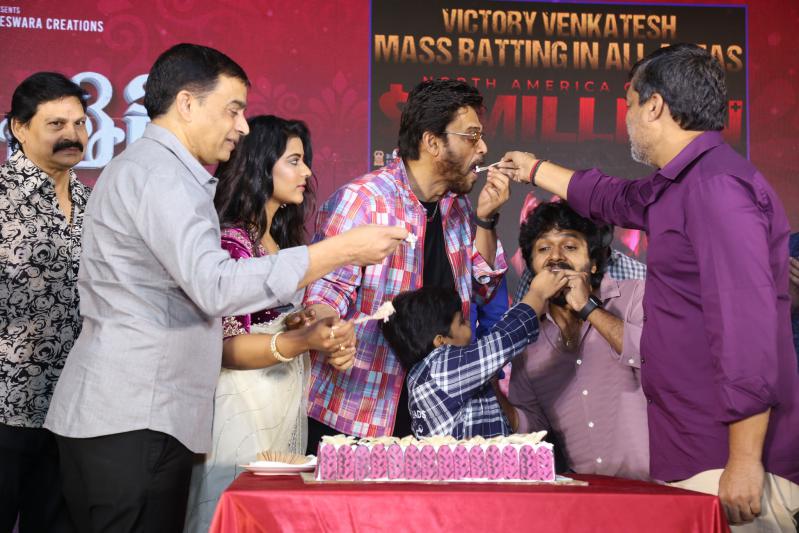 SankranthikiVasthunam (36)