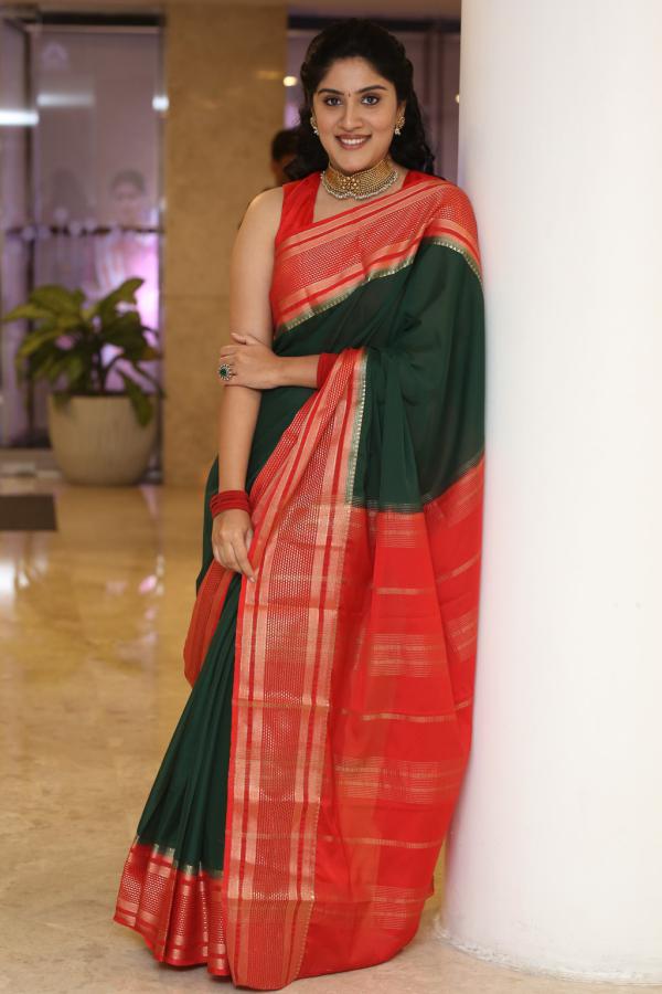 Dhanya Balakrishna (72)