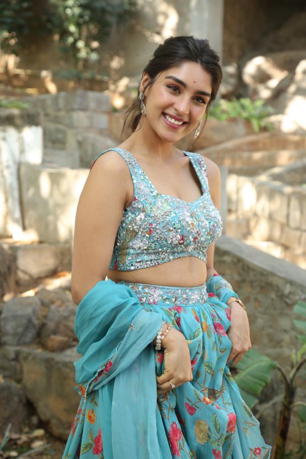 Yukti Thareja (115)