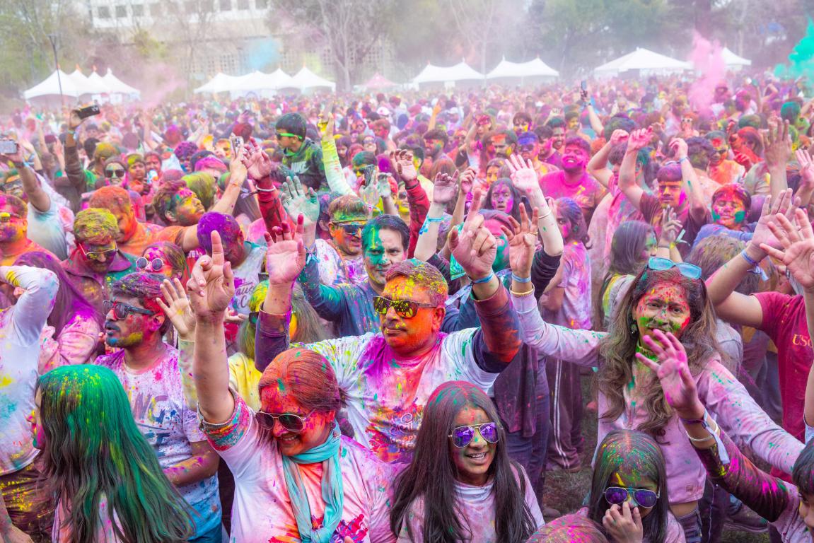 AIA_Holi_02