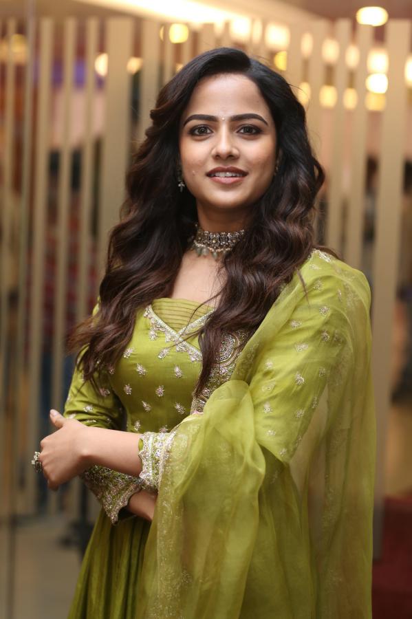 Vaishnavi (50)
