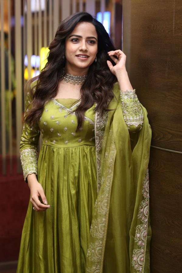 Vaishnavi (88)