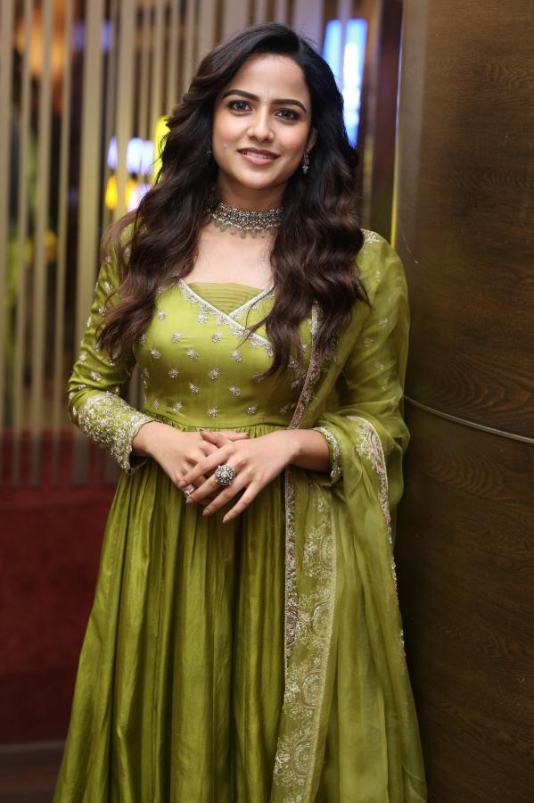 Vaishnavi (89)