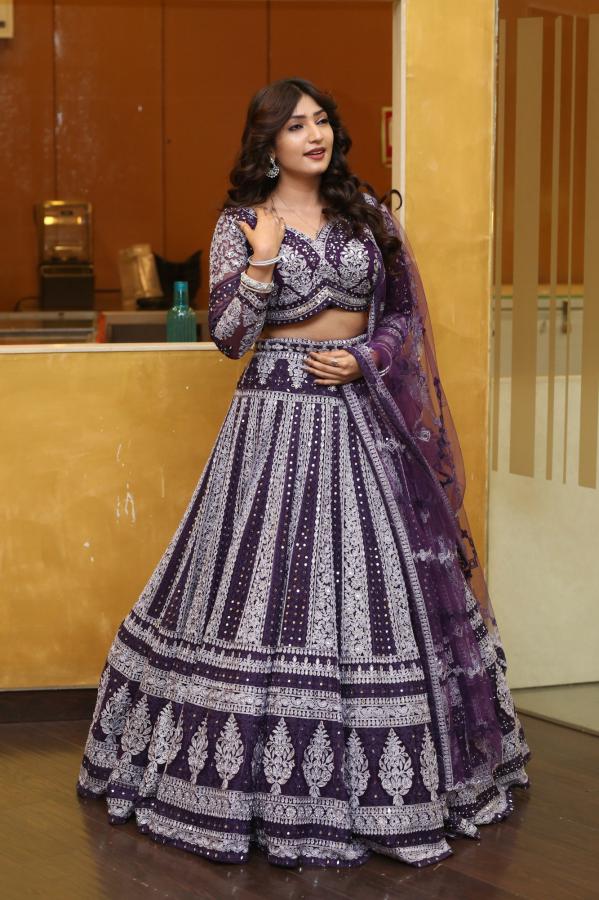 Vaishnavi (99)
