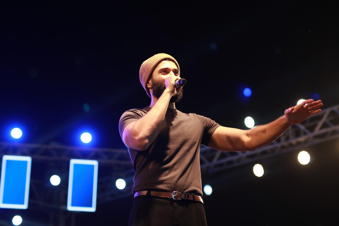 Vijay Devarakonda seen addressing the gatheirng at Anurag Univeristy
