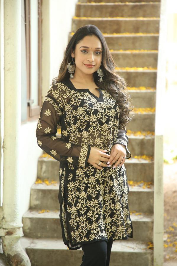 Aarthi Gupta (17)