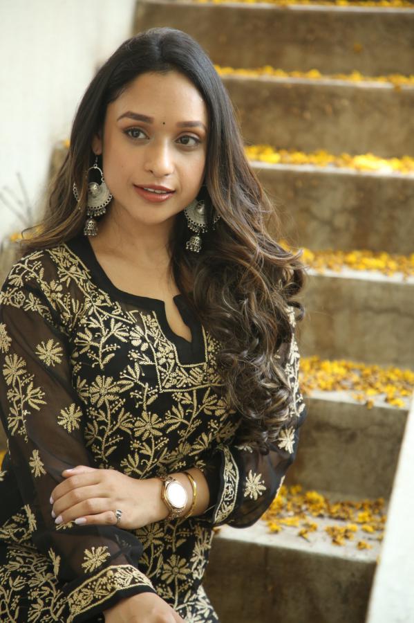 Aarthi Gupta (59)