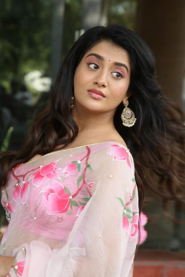 Rashi Singh (11)