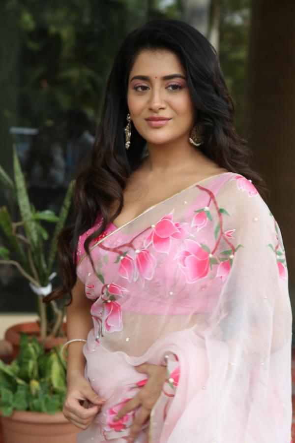Rashi Singh (17)