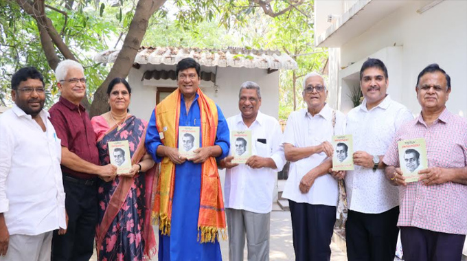 Book Launch of ‘Raktakaneeru’ Nagabhushanam Unveiled by Natakireeti Dr. Rajendra Prasad