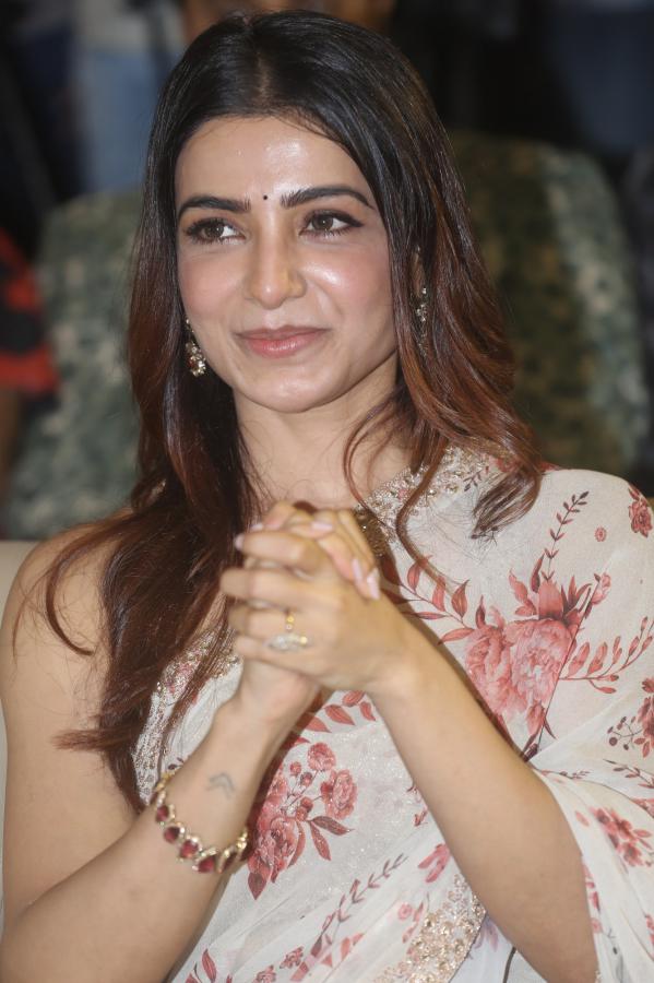 Samantha (44)