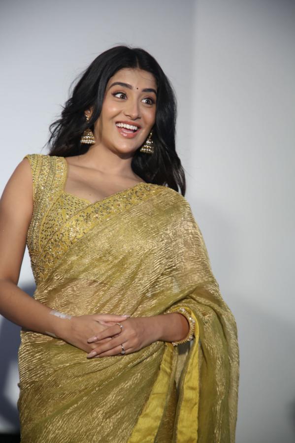 Rashi Singh (50)