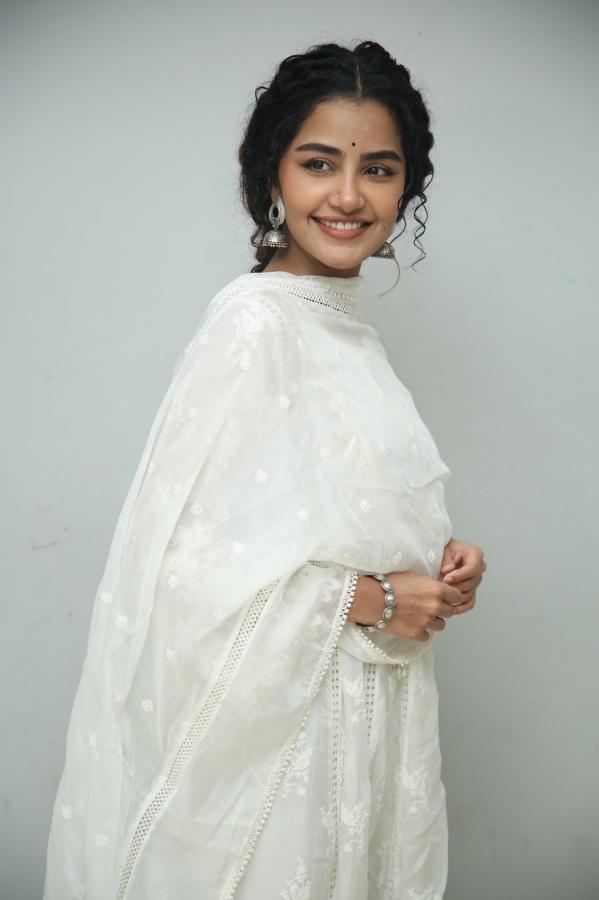 Anupama (60)