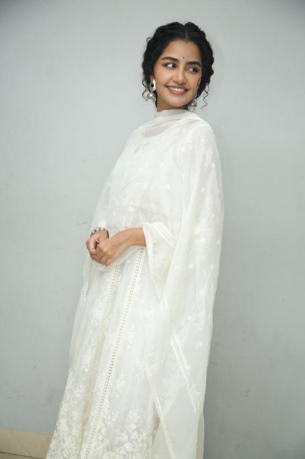 Anupama (79)
