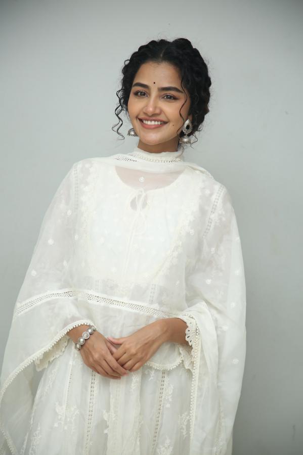 Anupama (93)