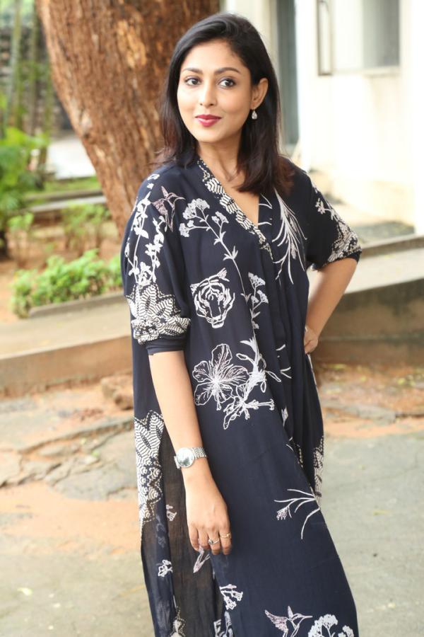 Madhu Shalini (35)