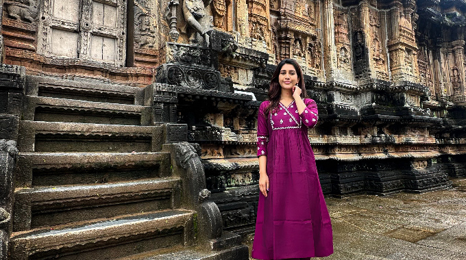 Heroine Nabha Natesh visits her hometown Sringeri