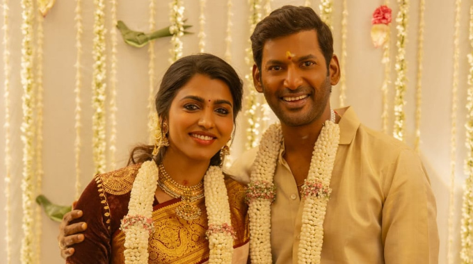 Vishal, Sai Dhanshika Engaged In A Grand Ceremony In The Presence Of Their Family