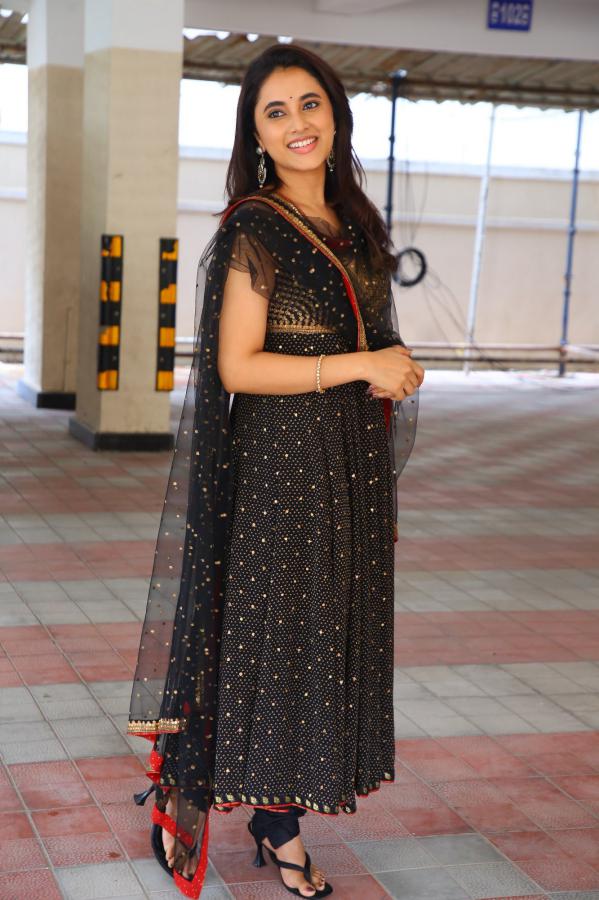 Malavika MOhan (46)