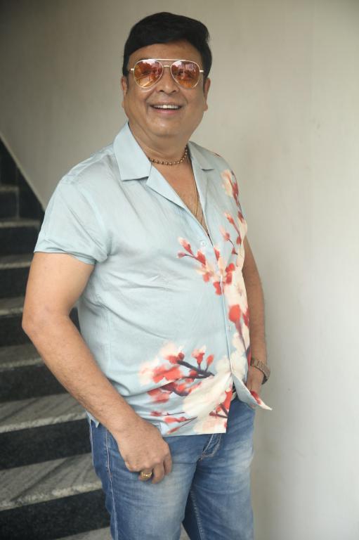 Naresh Vasuki (53)