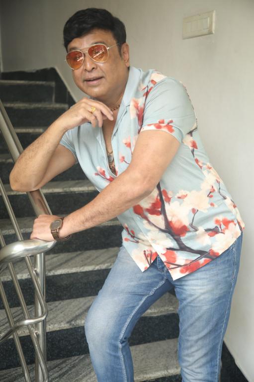 Naresh Vasuki (77)