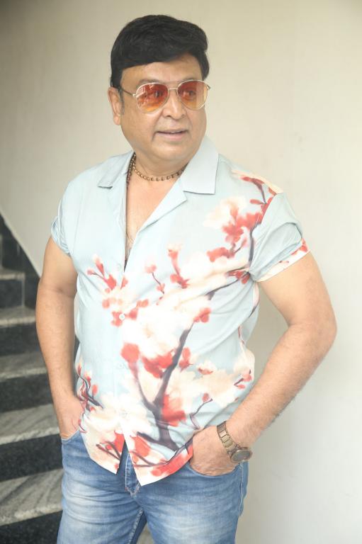 Naresh Vasuki (87)
