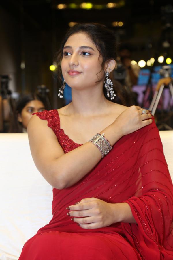 Ritika Nayak (25)