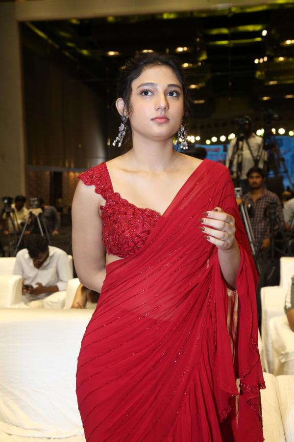 Ritika Nayak (33)