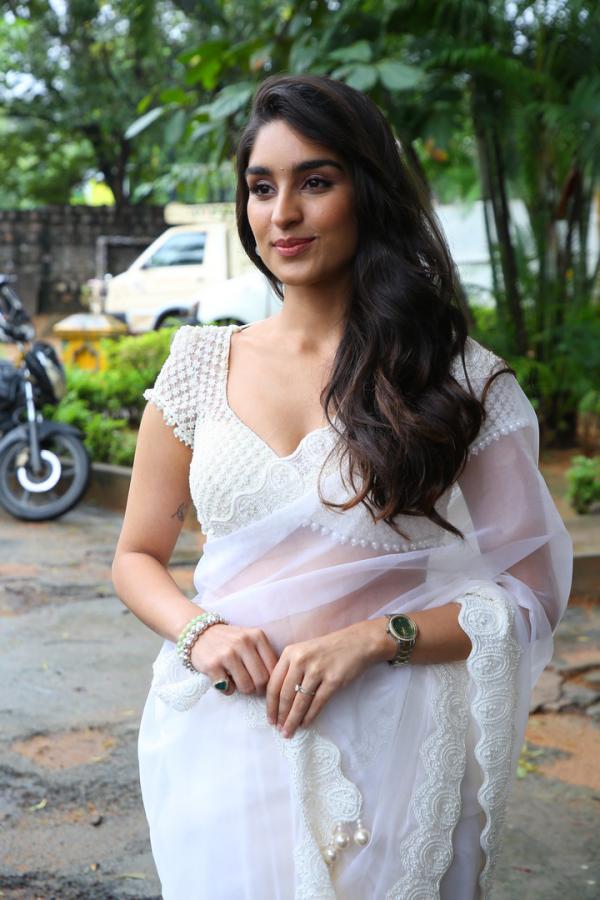 Yukti Thareja (35)