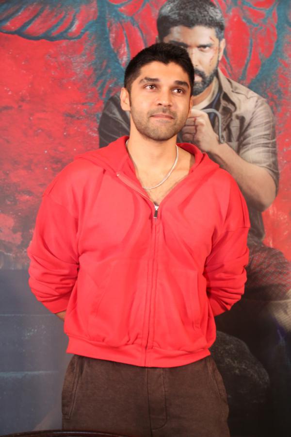 Dhruv Vikram (17)