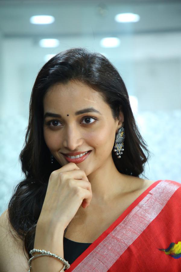 Srinidhi Shetty (27)