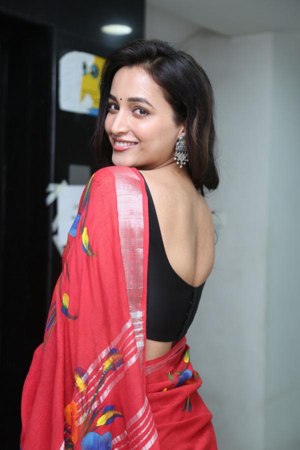 Srinidhi Shetty (39)