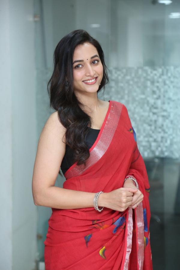 Srinidhi Shetty (59)