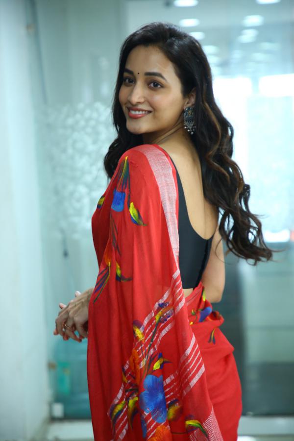 Srinidhi Shetty (60)