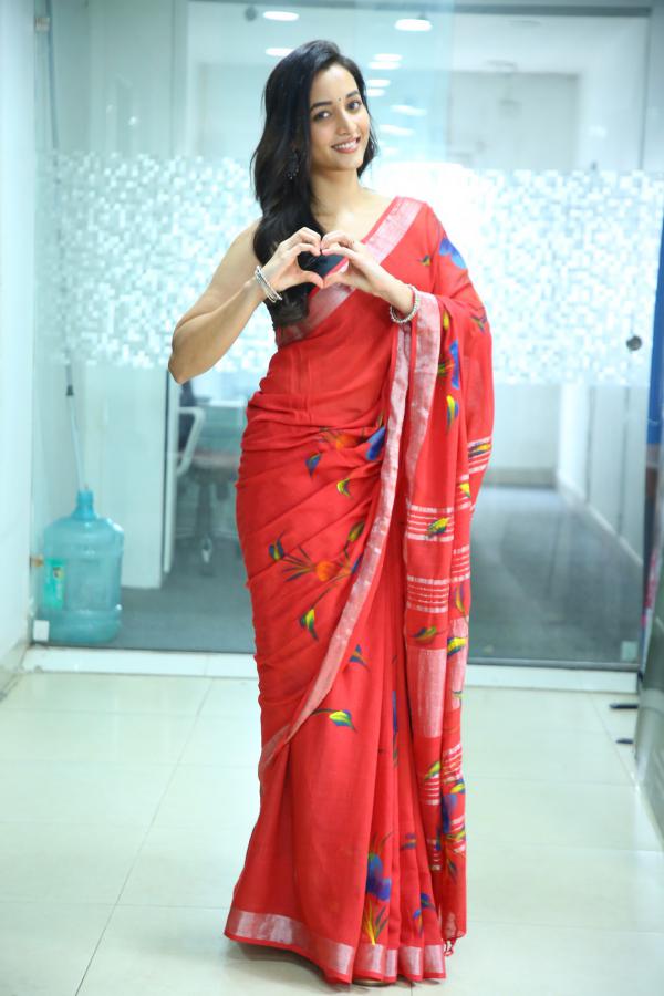 Srinidhi Shetty (80)