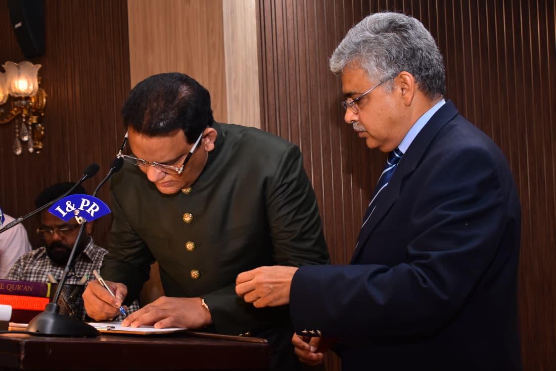 WhatsApp Image 2025-10-31 at 13.52.44 (3)