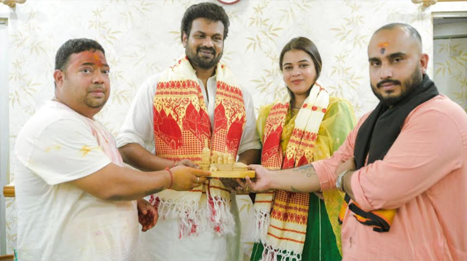 Manchu Manoj Visits The Famous Kamakhya Devi Temple In Guwahati