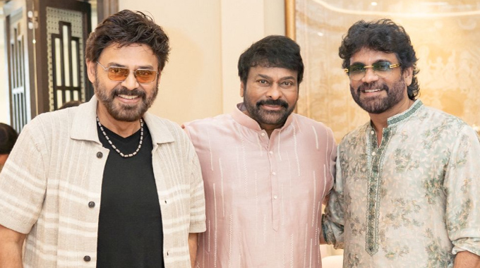 Chiranjeevis Grand Diwali Bash Attended By Venkatesh Nagarjuna