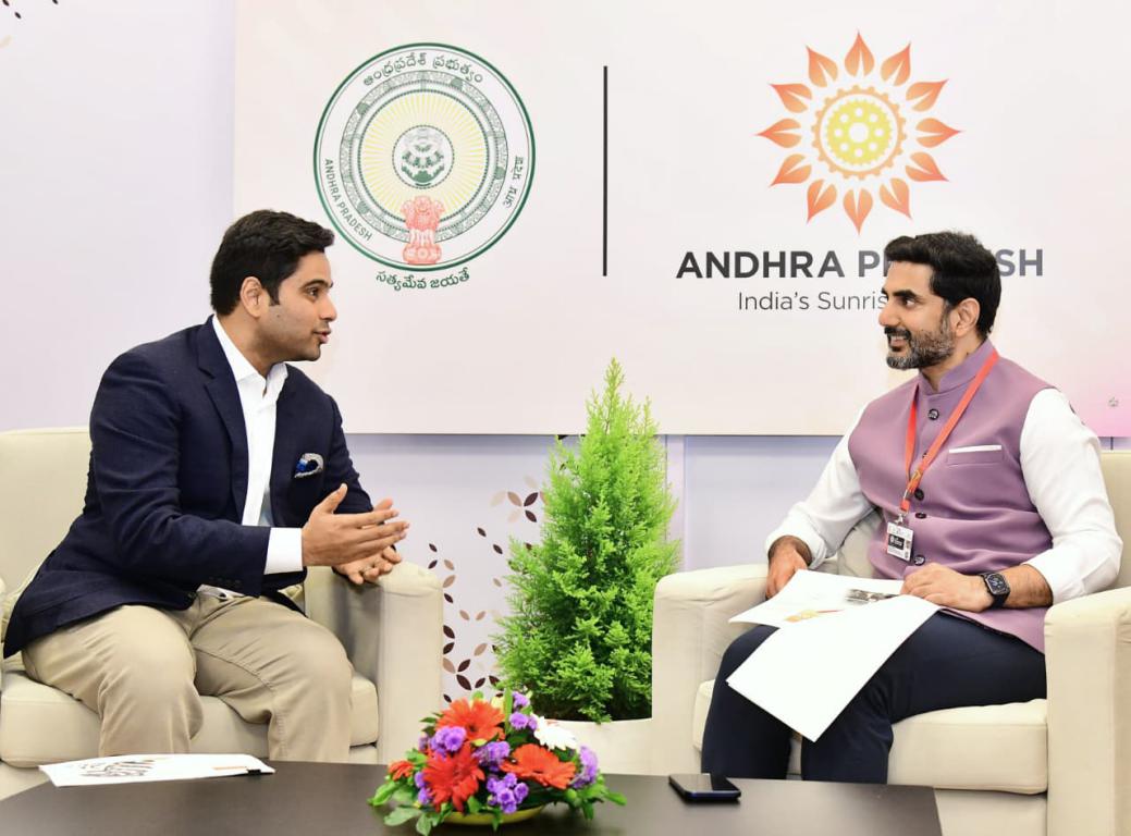 WhatsApp Image 2025-11-14 at 18.02.04 (1)