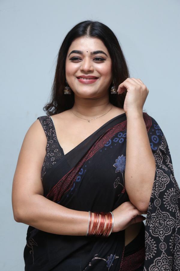 Yamini Bhaskar (30)
