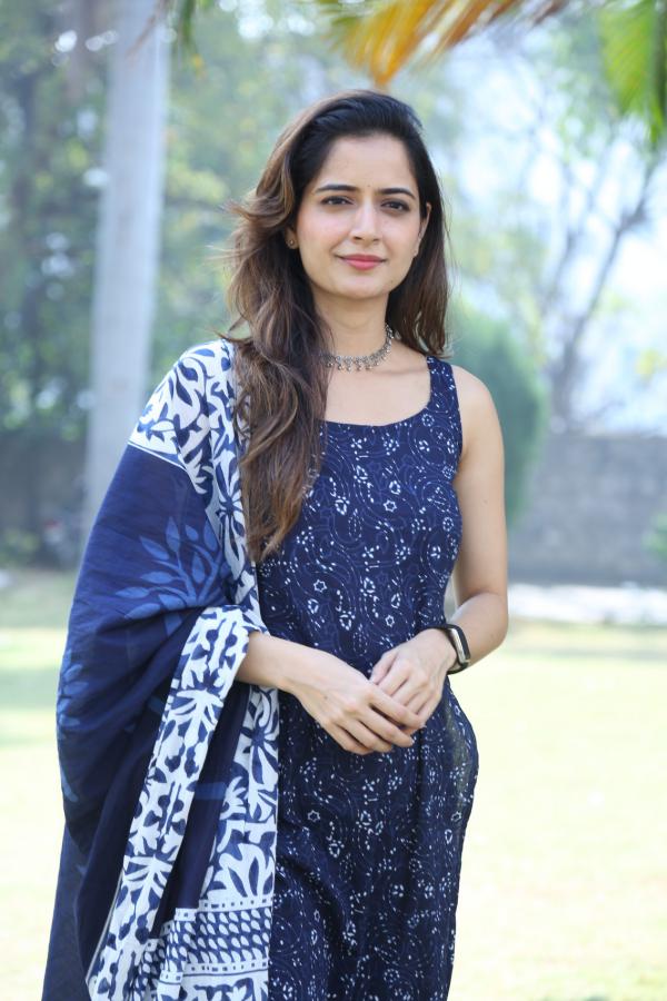 Ashika Ranganath (19)