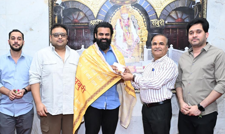 Sai Durgha Tej Visits Shri Saibaba Samadhi Temple Sai Durgha Tej Visits Shri Saibaba Samadhi Temple