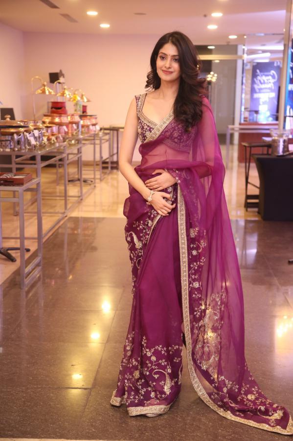 Manasa Varanasi (32)