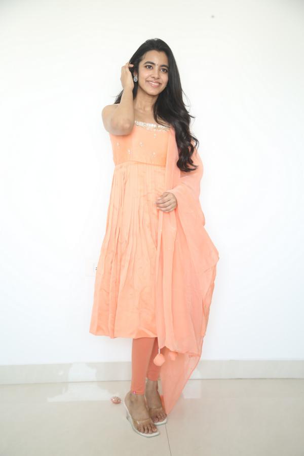 Shivani Nagaram (77)