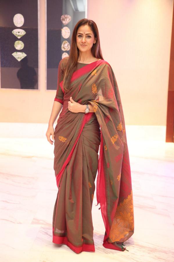 Simran Stills