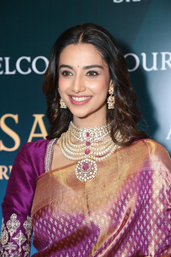 Meenakshi Chaudary (1)