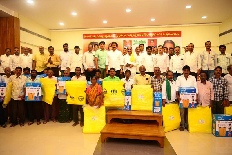 TANA Distributed Power Sprayers & Tarpaulins to 1000 farmers