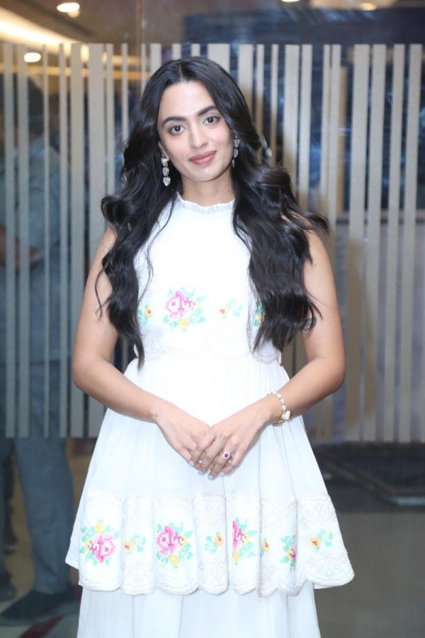 Malavika Nair (10)